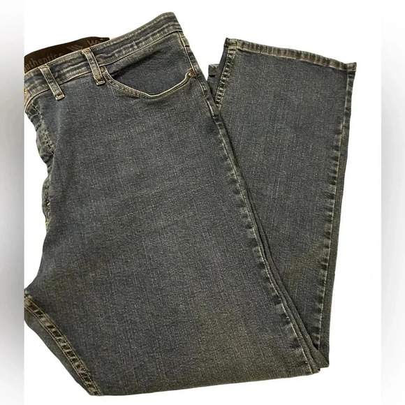 Wrangler Jeans Mens Big & Tall 46 X 30 blue straight denim cotton heavy duty EUC - Picture 1 of 8